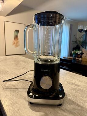 Kenwood Black and Clear Glass Countertop Blender